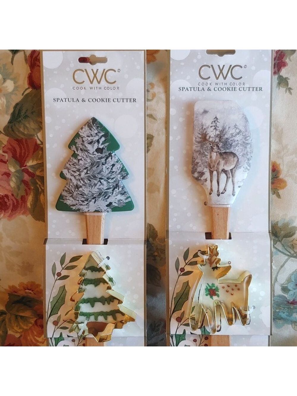 Holiday Spatula and Cookie Cutter 2 Piece Set Reindeer and Pine Tree NWT